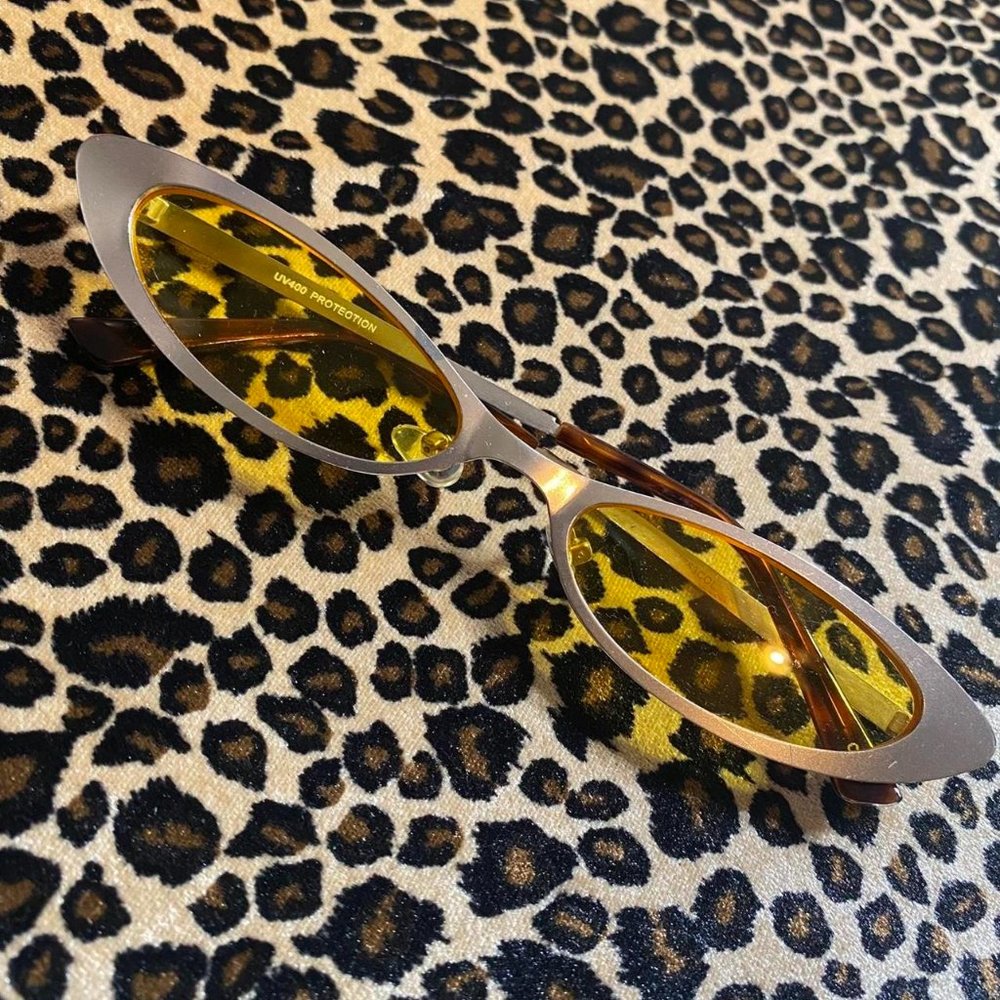 ♥︎ retro goth cat eye silver & yellow metal shades ♥︎